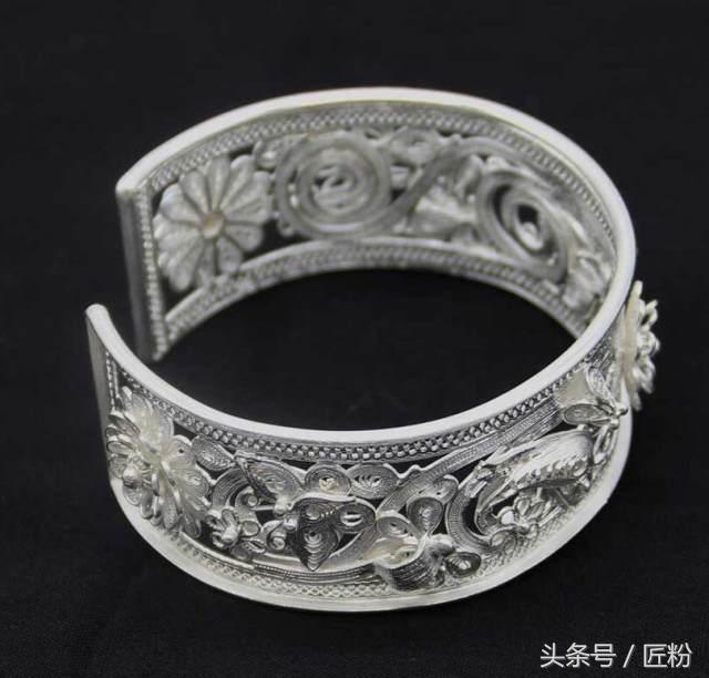 小孩戴银手镯有什么好处和坏处,银手镯对身体有什么好处和坏处