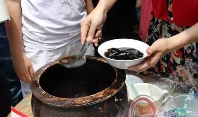 烧仙草还是龟苓膏好吃,烧仙草为啥叫烧仙草龟苓膏