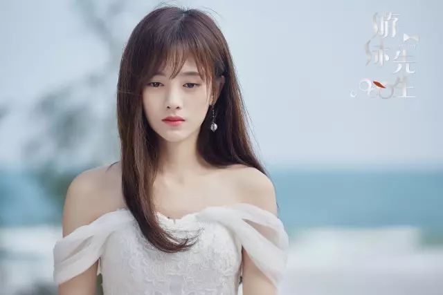 Mike秀人鱼线大长腿,还要撩鞠婧祎,这是励志版“蓝色大海”