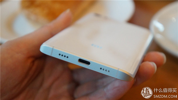 年轻人第一部旗舰机,年轻人的第一台手机小米