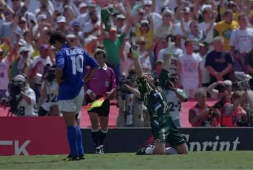 足球那些令人遗憾的场面,足球十大心酸时刻