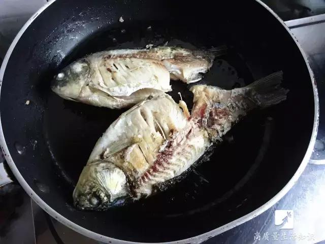 怎么煎鱼不粘锅不掉皮锅怎么处理,怎样煎鱼不粘锅不掉皮省油又好吃