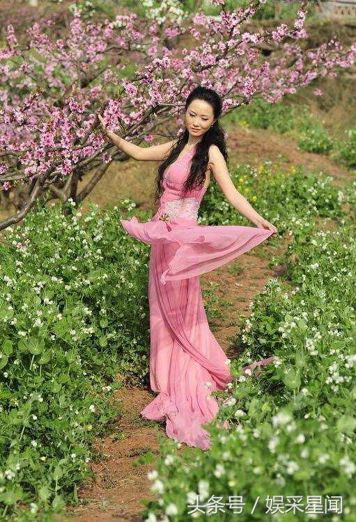 《桃园春色》作吟诗：大诗人滕远渊，千古名流之作