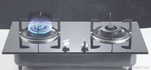 双眼燃气灶有一面不打火怎么回事,好太太燃气灶不打火是什么原因