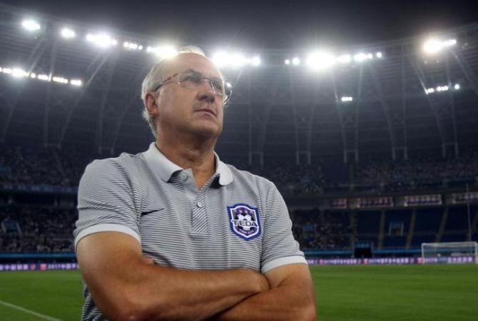 足球场上奇葩事件,足球联赛奇葩事件