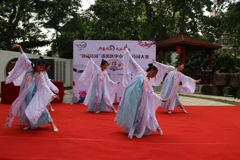 桥城中学的诗词大赛玩穿越,古诗词也能这么有趣!(文末有福利)