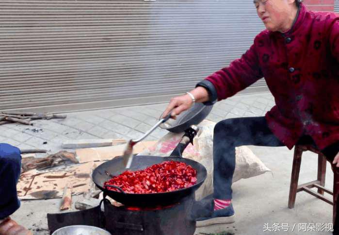 湖南的素炒辣椒的做法,秦巴奶奶炒辣椒