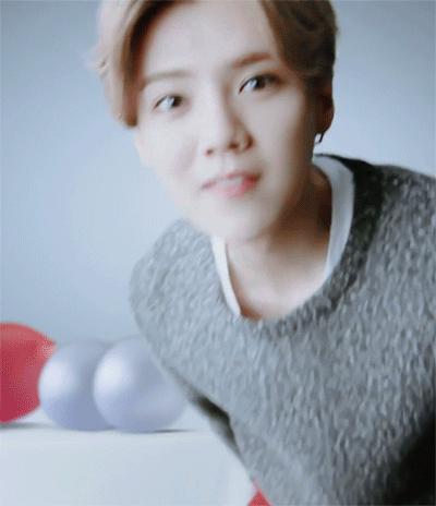 鹿晗易烊千玺聊天视频,鹿晗尬聊