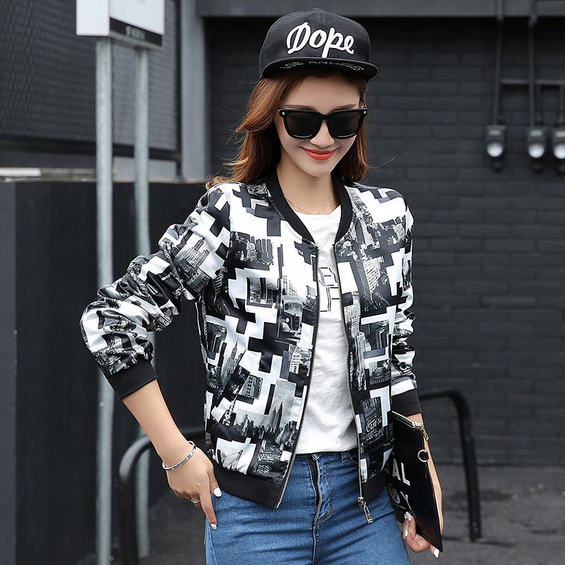 女人穿衣打扮要靠自己,女人就该穿得帅气一点