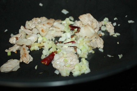 全家人都喜欢吃的干锅花菜,今天中午不知道吃什么