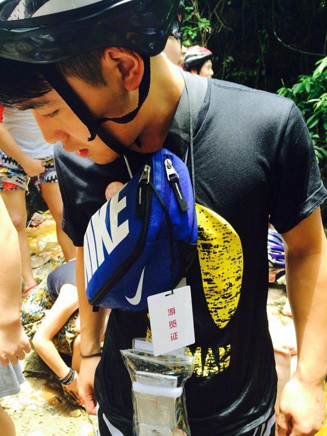 在三亚的沙滩上晒太阳,三亚海边晒太阳