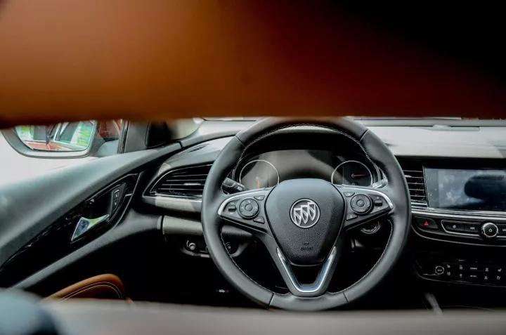 君威帕萨特雅阁凯美瑞怎么选,君威为什么比凯美瑞雅阁便宜