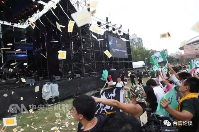 《中国新歌声》台大被闹场是有“黑帮”介入？谁才是“黑帮”？！