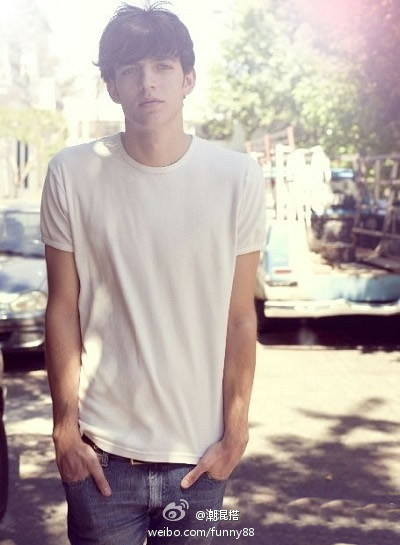 纯棉t恤有个小洞,t恤破了小洞怎么缝