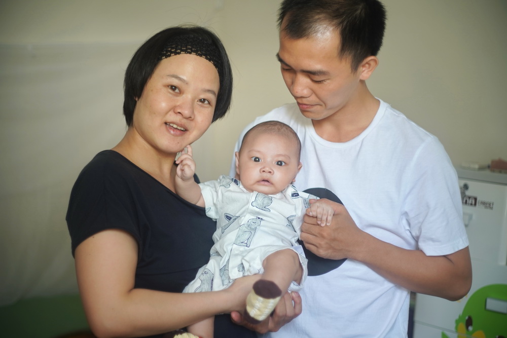 他来越南发展三年，娶妻生子买地，但在儿子的国籍上犯难