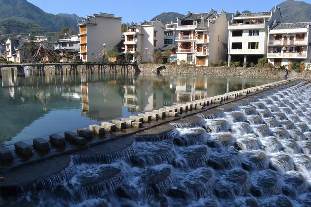 廊桥水乡，被誉为“桥的博物馆”，具有一定的*物文**研究价值！