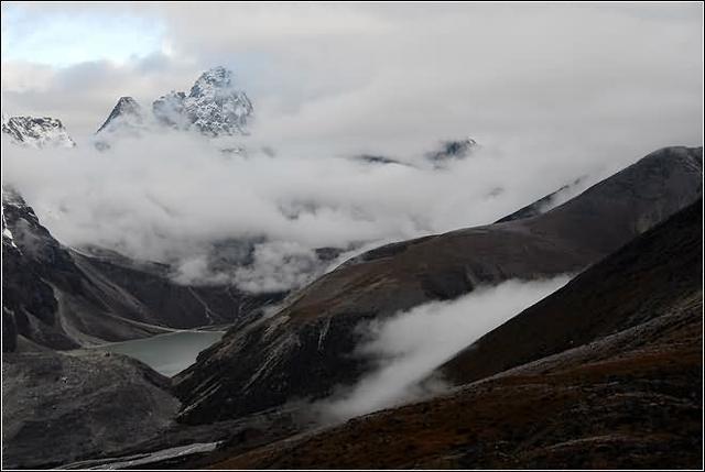 珠穆朗玛峰西坡大本营海拔多少,海拔最高的山峰是珠穆朗玛峰