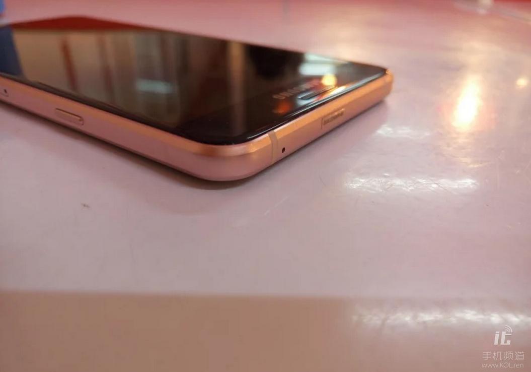 三星A70评测,三星a7手机值不值得入手