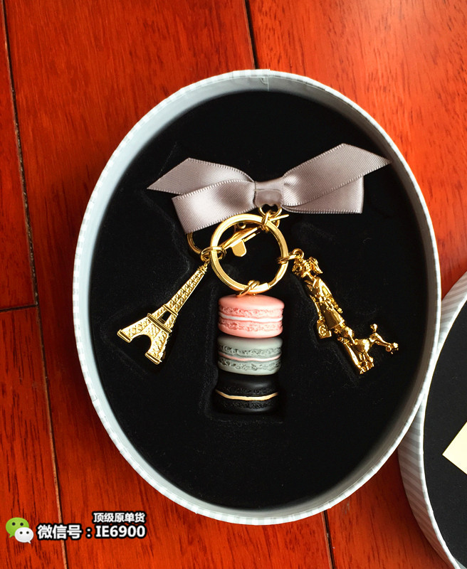 年入百万美女销售,年入百万的美女