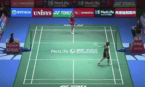 正确羽毛球的打法和步骤图解,简单实用的羽毛球单打战术