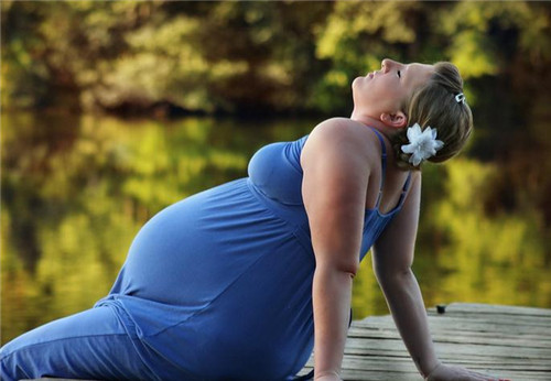 瑜伽的初步练习20式瑜伽经典动作图解