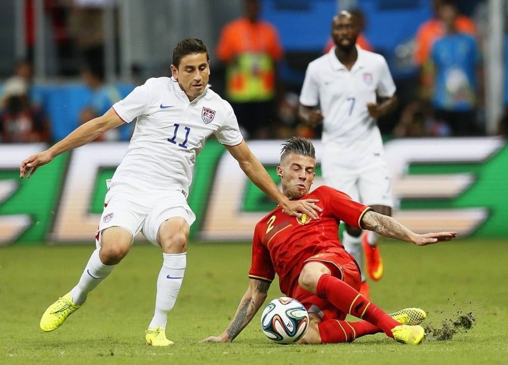 足球联赛为什么不许观战,为何业余比赛点球不踢中路