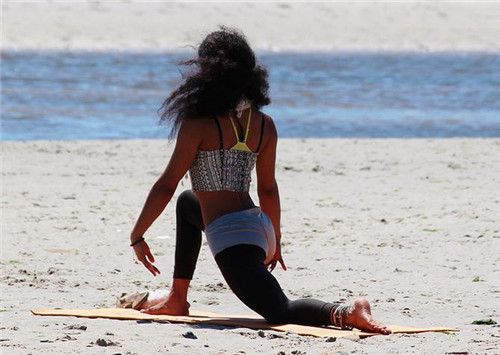 瑜伽的初步练习20式瑜伽经典动作图解