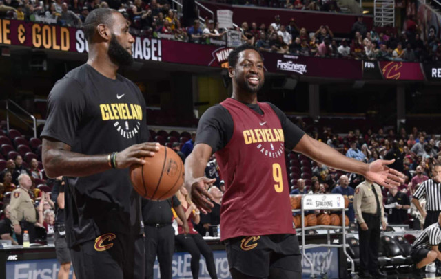 死神杜兰特vs詹皇圣诞大战,詹皇三分秒杀勇士