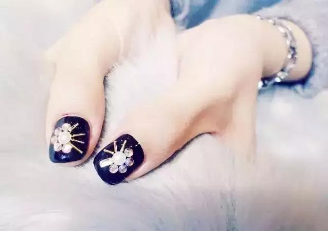 各种宝石美甲,蓝色宝石顶级奢侈品胸针