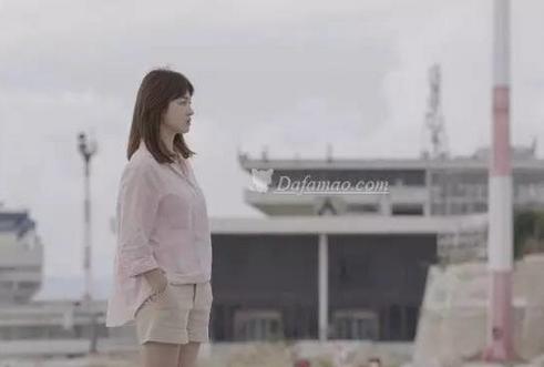 乔妹同款衬衣,乔妹宋仲基白裙