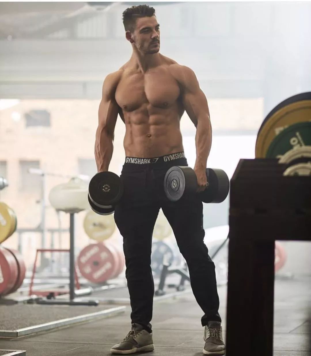 男士哑铃在家锻炼视频,在家哑铃锻炼腿部方法