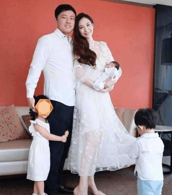 吴佩慈为嫁豪门五年怀四胎,吴佩慈第三胎能母凭子贵吗