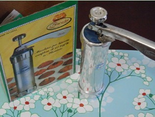 烘焙工具什么材质好,学烘焙需要哪些工具