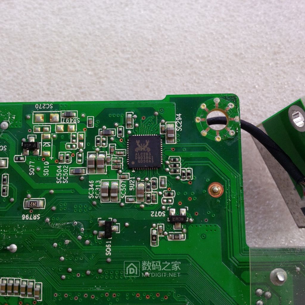 联想thinkcentre一体机怎么拆,联想thinkcentre一体机拆解