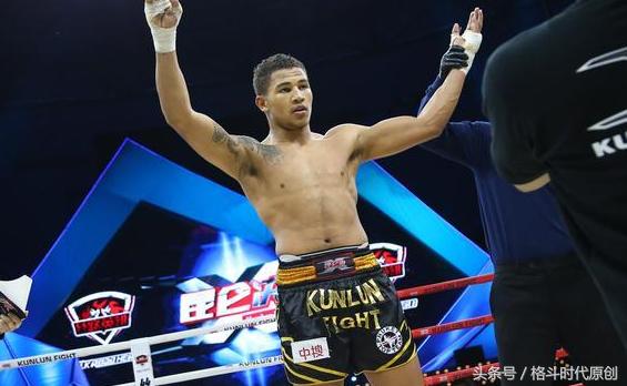 人口小国、大神辈出的格斗圣地，随便出个小孩能灭泰拳王