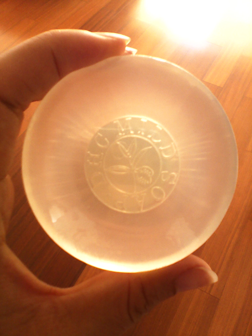 洗面奶和洁面皂哪个清洁力度强,洁面皂和洗面奶哪个更干净