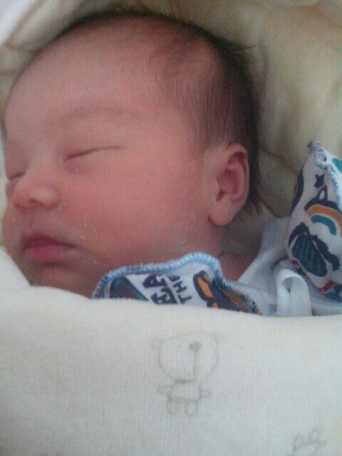 顺产宝妈要经历多少崩溃时刻,坚强妈妈强忍泪水分享孩子遭遇