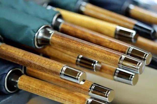 比宋仲基还撩妹的---FoxUmbrellas