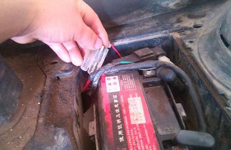 摩托车电瓶保险丝烧了会怎么样,摩托车保险丝烧掉了还能启动吗