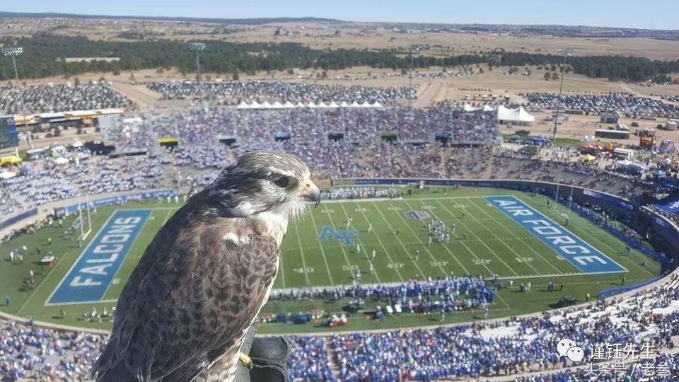 美国空军学院日常,美国空军学院女兵