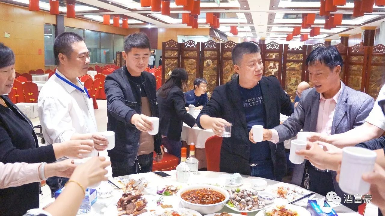 热烈庆祝展销会圆满成功,热烈祝贺商会圆满成功