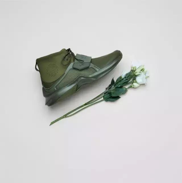 bellahadid运动穿搭,bellahadid同款运动小白鞋