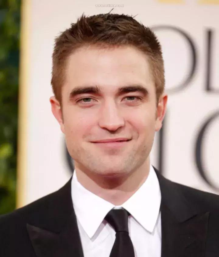 国字脸怎么变成v型脸型,国字脸修饰脸型的发型