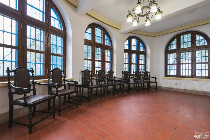 宝马X6,不谈性能如何!自驾遇上大雨还被拍成大片,颜值绝对够!