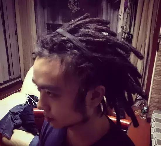 国字脸怎么变成v型脸型,国字脸修饰脸型的发型