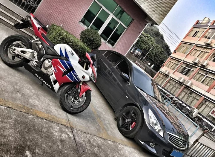 人生一定要搞一辆自己喜欢的车,英菲尼迪g37敞篷雷克萨斯is300c