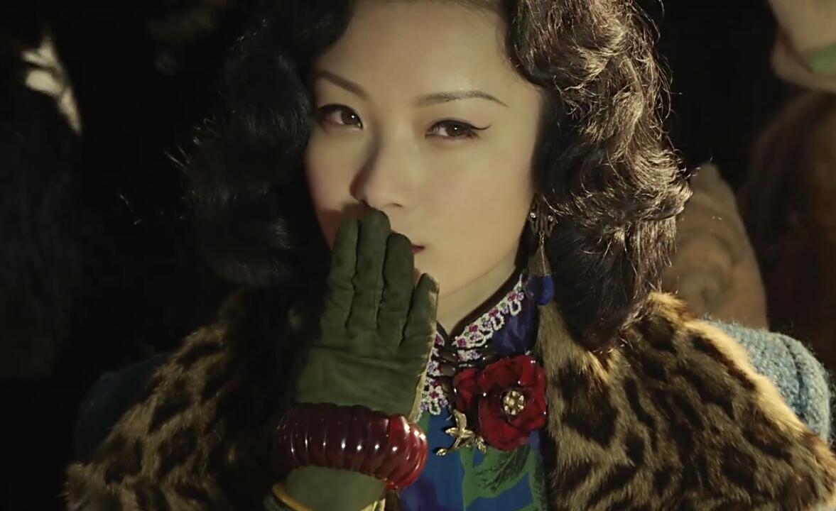 张慧雯靠谋女郎出道却高开低走,张慧雯看起来很年轻