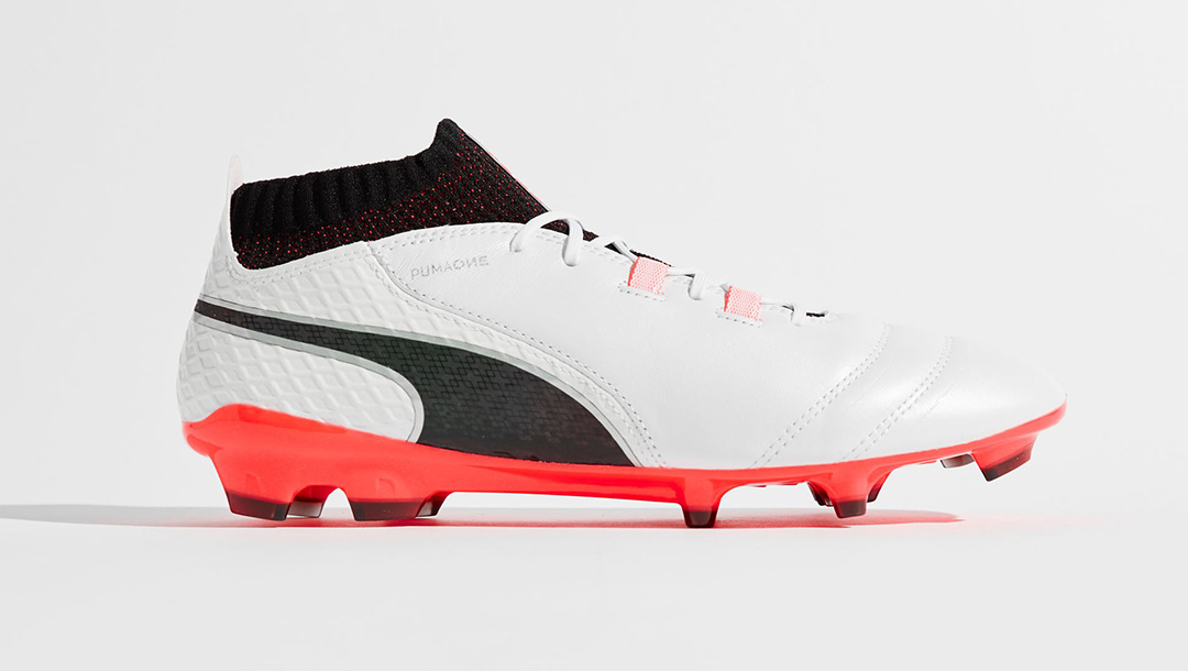 鹿晗足球鞋什么牌子,鹿晗上脚adidas球鞋