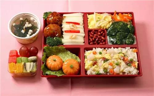 脸上有斑斑点点的千万不要怕,脸上起了斑斑点点是怎么回事