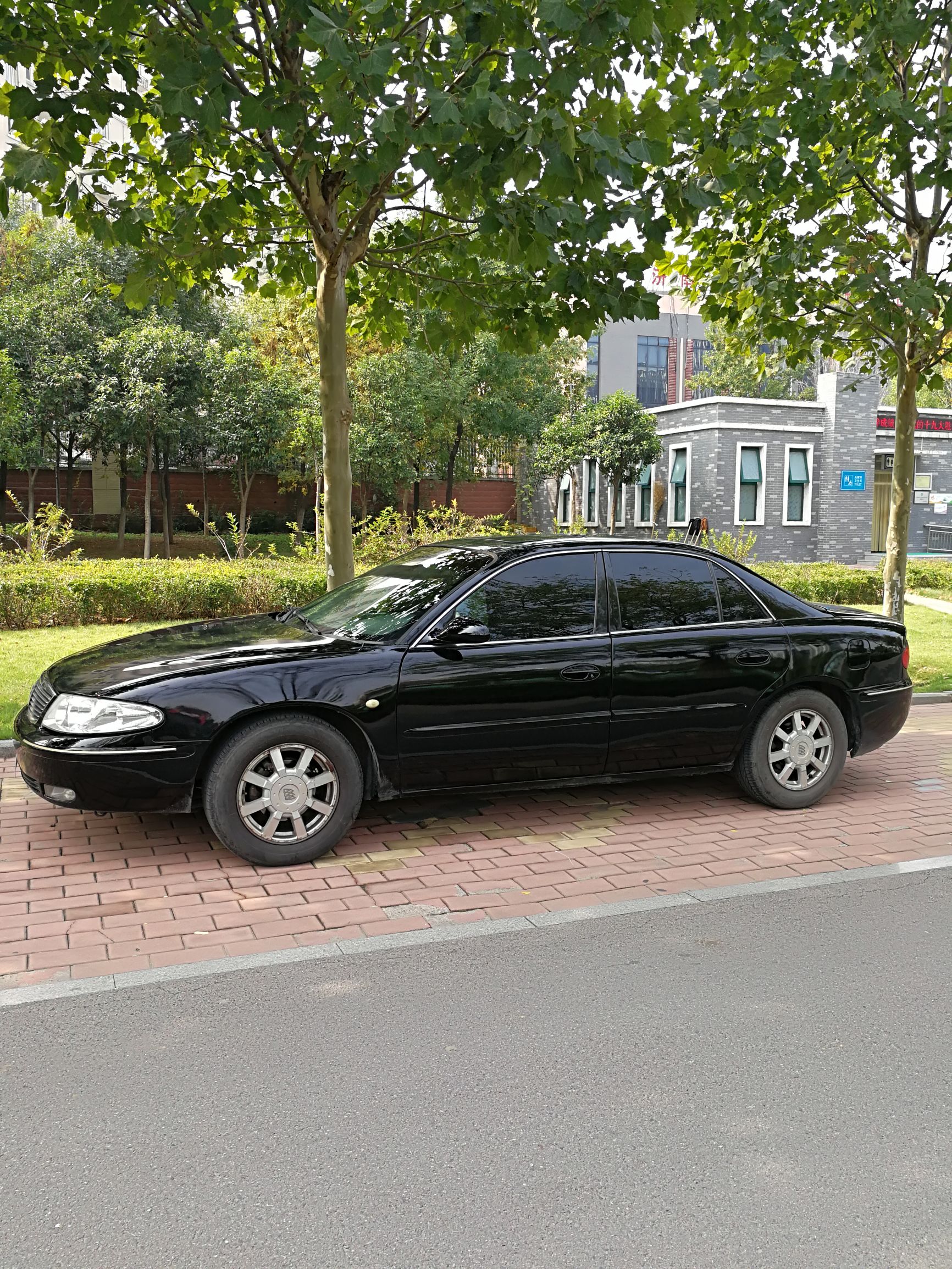 2010别克君威3.0豪华版v6多少个油,全新05款别克君威3.0豪华版v6